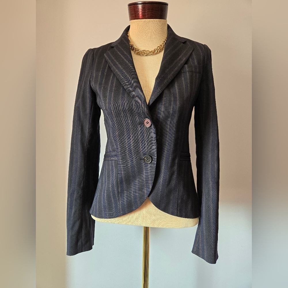 THEORY Navy and Taupe Pinstripe Lightweight Wool Blazer. Size 0